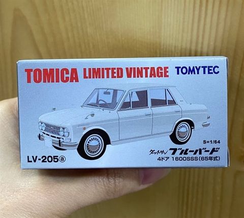  Mô hình xe Tomytec LV-205a Datsun Bluebird 4door 1600SSS (White) 65 