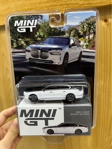  Mô hình xe Mini GT Card Version MGT00959 BMW i7 xDrive60 Alpine White / Black Sapphire 