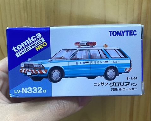  TOMYTEC LV-N332a Nissan Gloria Van River Patrol Car 