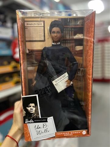  23win08 com búp bê Barbie Signature Inspiring Women Ida B. Wells Collector Doll 