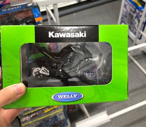  WELLY 2017 KAWASAKI Z1000 R EDITION 1:18 