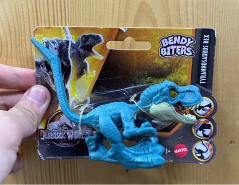  HPM72 Jurassic World Bendy Biters Dinosaur Figures- Tyrannosaurus Rex 3