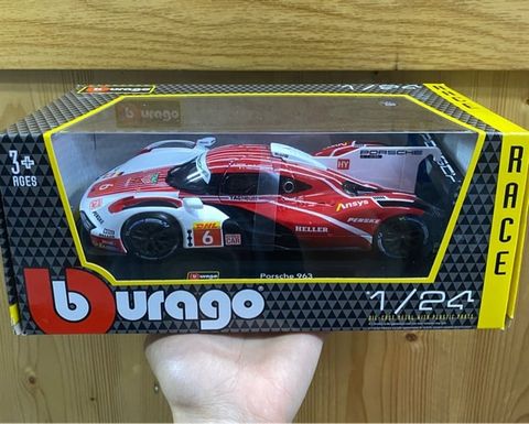  18-28042 Mô hình xe Bburago 1:24 Porsche 963 (2024) 