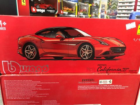  Do choi sieu xe Ferrari 1: 18 #18- 16902 