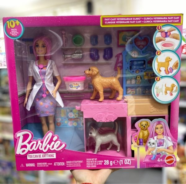  JFX93 Barbie Fast Cast Veterinarian Clinic Playset 