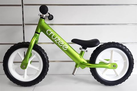  Xe thăng bằng Cruzee xanh lá bản tem dính 