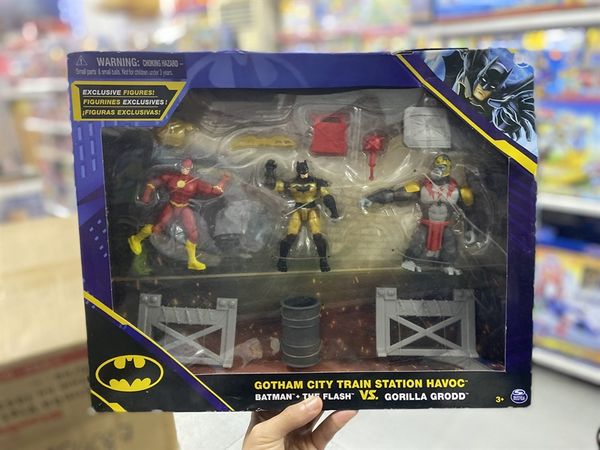  6064824 Batman DC Gotham City Train Station Havoc: Batman and The Flash vs Gorilla Grodd Battle Pack 