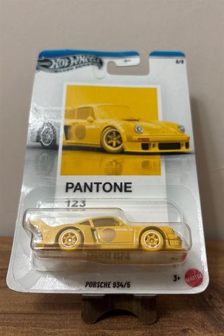  JKY53 Siêu Xe Pantone - Porsche 934.5 HOT WHEELS 