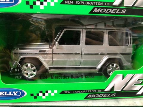  Mô hình xe Mercedes G500 1:24 Welly 24012W- White 