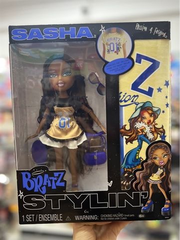  Búp bê Bratz Stylin' Sasha Fashion Doll with Customizable T-Shirt for You 