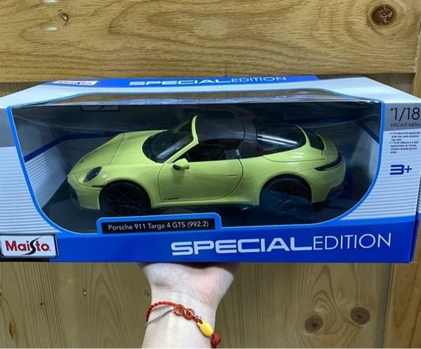 Maisto 1/18 Porsche 911 Targa 4 GTS (992.2)
