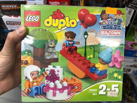  Lego 10832 Bua tiec sinh nhat ngoai troi 