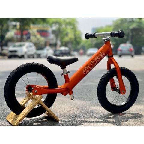  Xe thăng bằng Cruzee Siêu Nhẹ Màu Cam (1.9kg) cho bé từ 18 tháng - 6 tuổi giúp phát triển vận động, tự tin, tự lập 