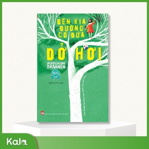  Bên kia đường có đứa dở hơi 