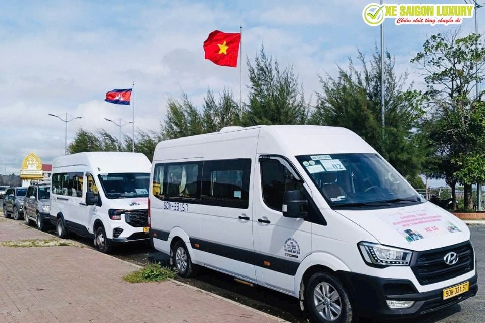  Thuê xe 16 chỗ đưa đón theo tháng 