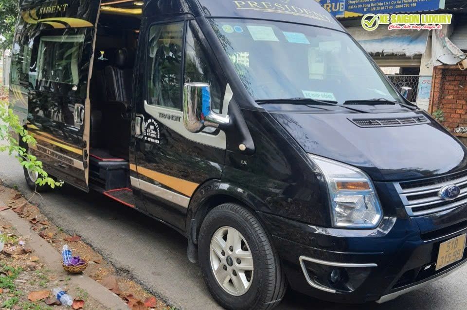  Thuê xe limousine 10 chỗ 