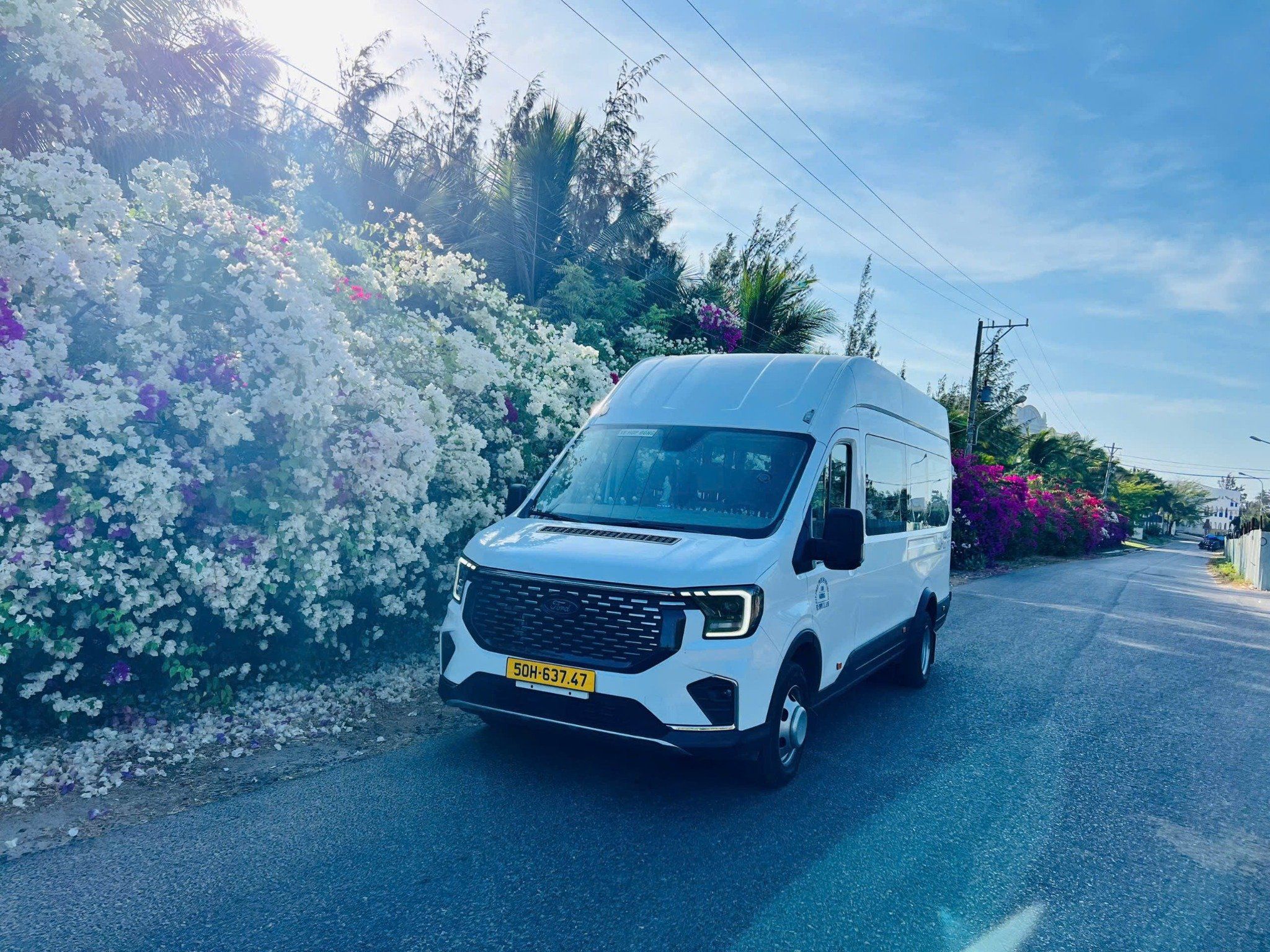 Thuê xe 16 chỗ gần đây