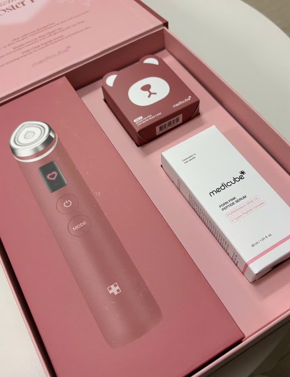  (HOLIDAY SET) Thiết bị medicube Booster Pro 6 trong 1 Special Edition 