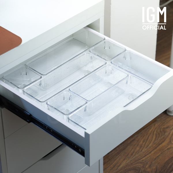 Hộp mica chia ngăn trong suốt sắp xếp ngăn kéo bàn làm việc.