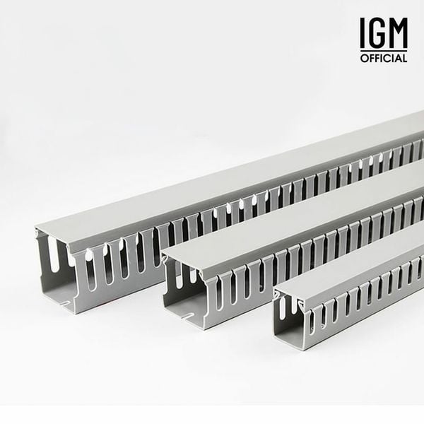 Ống đi dây điện IGM, Máng đi gọn dây điện IGM kích thước 4x4cm giúp góc làm việc gọn gàng.