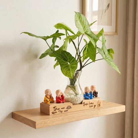  Kệ Bút kèm lọ thủy tinh và chú tiểu mẫu TO2 