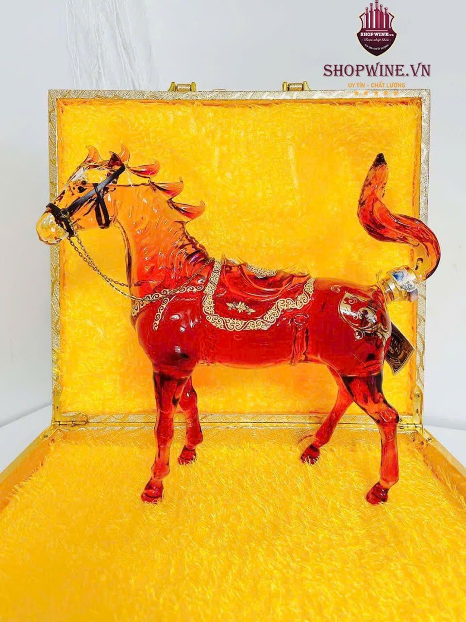  RƯỢU LINH VẬT NGỰA 2026 - MẪU NGỰA PHI 4 CHÂN 