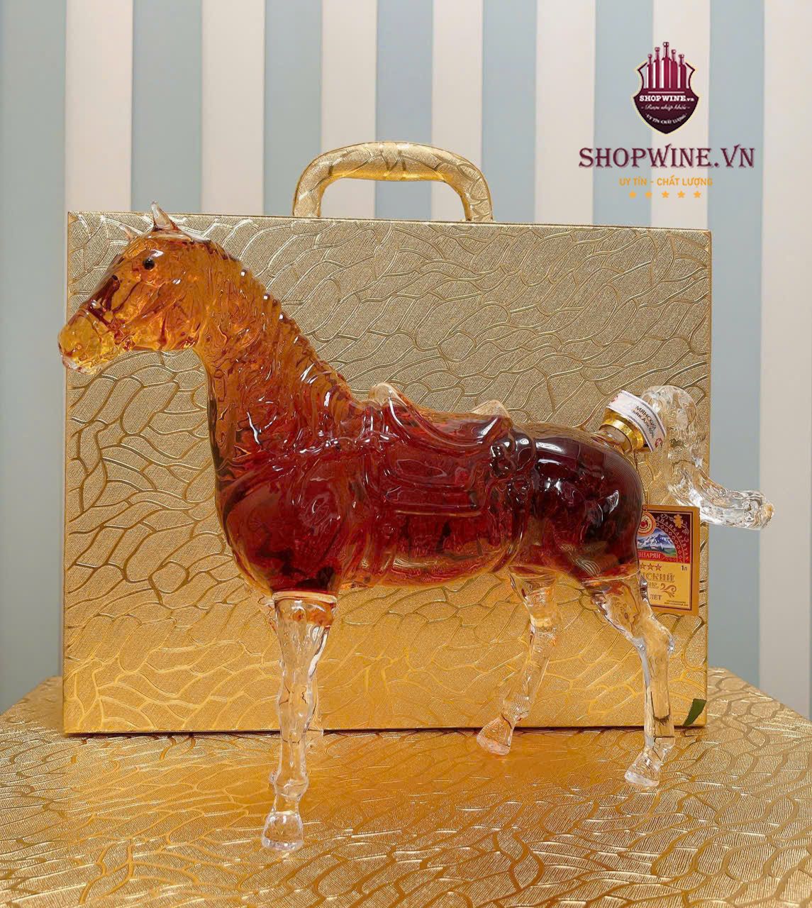  RƯỢU LINH VẬT NGỰA 2026 - MẪU NGỰA PHI 4 CHÂN 