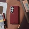  [S26Ultra] Ốp PITAKA Harvard Crimson Bản Hở Viền Có Nút Aaron – Siêu Phẩm Từ Sợi Aramid Dệt Chính Hãng Bảo Hành 12 Tháng 