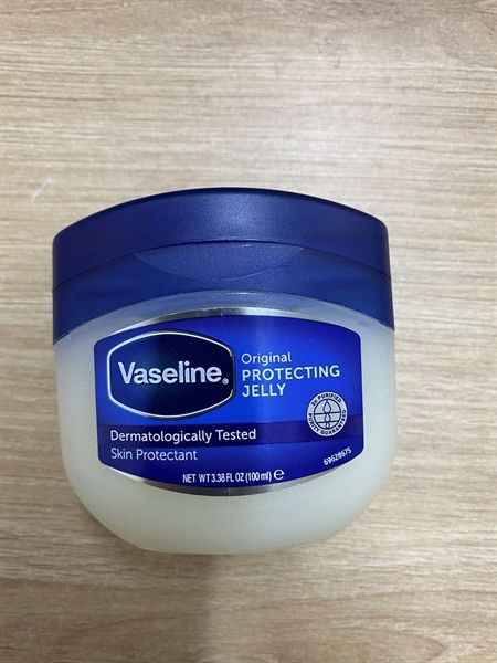 Sáp Dưỡng Ẩm Vaseline Original Protecting Jelly 100ml