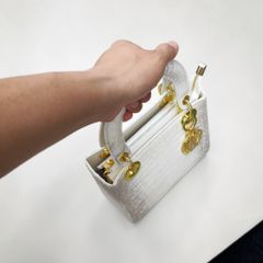Túi nữ da cá sấu Bạch tạng phiên bản Thương hiệu. Size vừa 25cm.