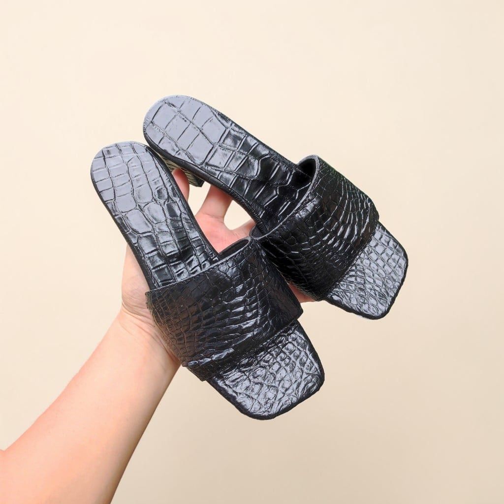 Dép Nữ gót cao 5cm vừa vặn. Da bắp chân cá sấu gai nổi nhẹ!