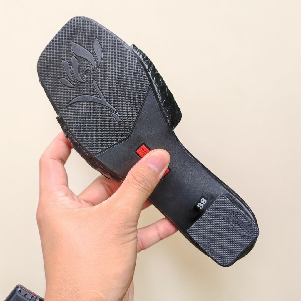 Dép Nữ gót cao 5cm vừa vặn. Da bắp chân cá sấu gai nổi nhẹ!