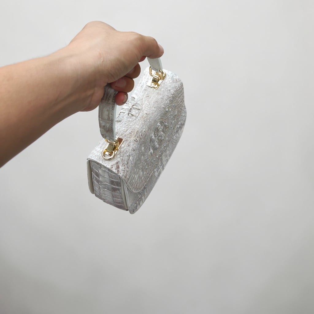 Túi nắp bầu siêu dễ thương. Da cá sấu bạch tạng Cao Cấp!