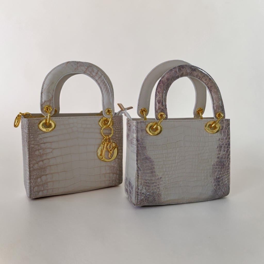 Túi nữ da cá sấu Bạch tạng phiên bản Thương hiệu. Size vừa 25cm.