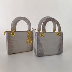 Túi nữ da cá sấu Bạch tạng phiên bản Thương hiệu. Size vừa 25cm.