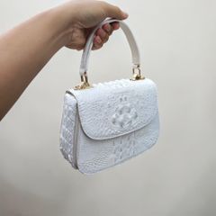 Túi cá sấu nắp bầu siêu dễ thương. Màu trắng tinh tuyền!