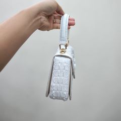 Túi cá sấu nắp bầu siêu dễ thương. Màu trắng tinh tuyền!