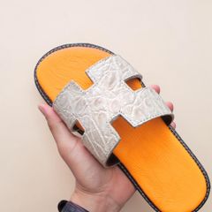 Dép ngang da bụng cá sấu Bạch tạng LÓT MÀU rất đẹp!