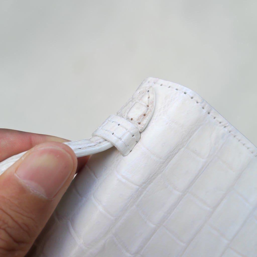 Túi nữ Size nhỏ kiêm cầm tay Da bụng cá sấu Bạch tạng!