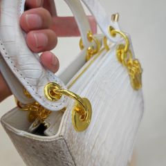Túi nữ da cá sấu Bạch tạng phiên bản Thương hiệu. Size vừa 25cm.