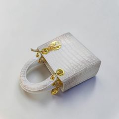 Túi nữ da cá sấu Bạch tạng phiên bản Thương hiệu. Size vừa 25cm.