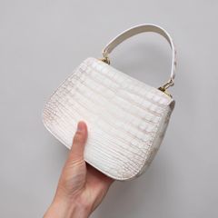 Túi da cá sấu Bạch tạng. Thiết kế Nắp bầu siêu dễ thương!