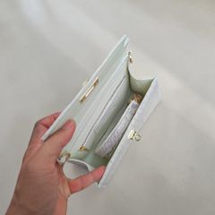 Túi nữ Size nhỏ kiêm cầm tay Da bụng cá sấu Bạch tạng!