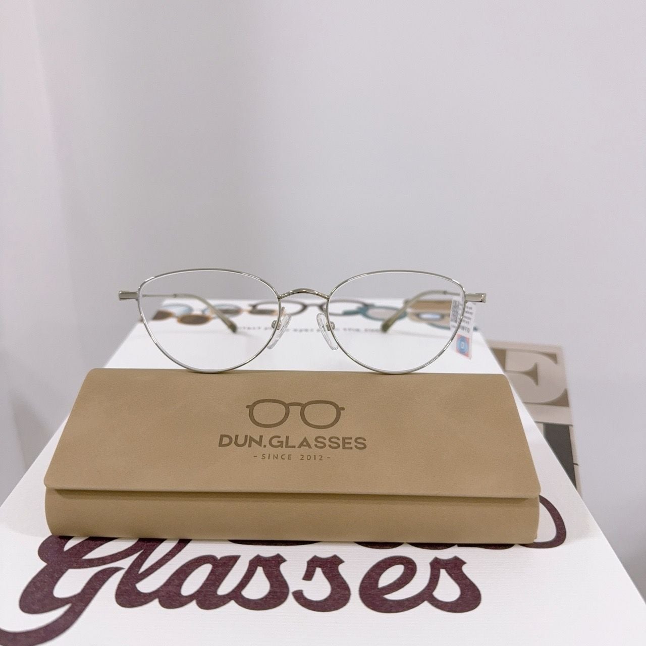  Kính kim loại mắt mèo Velocity VL 23588 