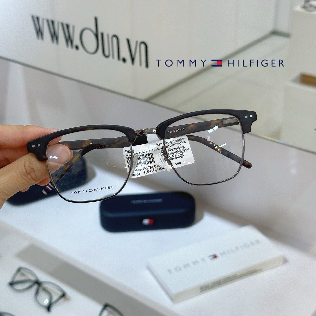  Mắt kính Tommy Hilfiger TH 1730 