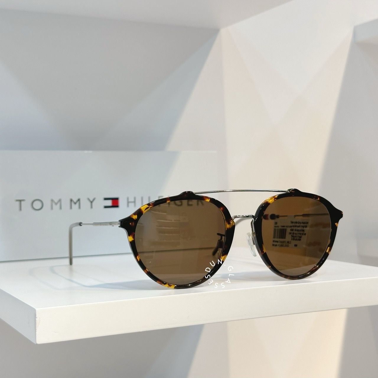  Kính mát Tommy Hilfiger TH 1618 