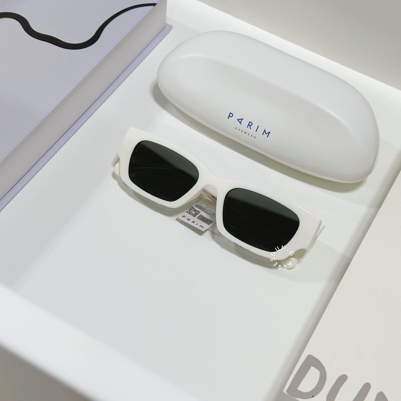  Kính mát Parim 76037 