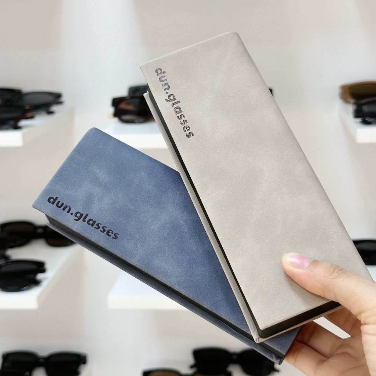  Hộp kính DUN H102 