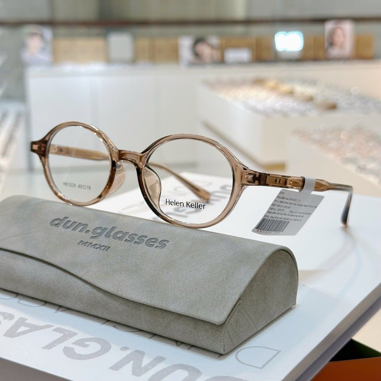  Mắt kính oval Helen Keller H 81029 