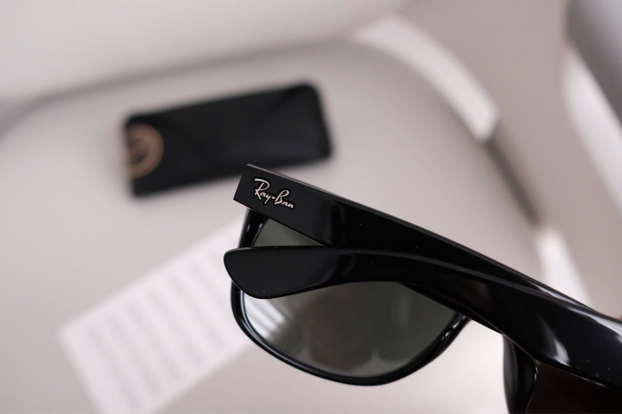  Kính mát Ray-Ban NEW WAYFARER RB 2132 